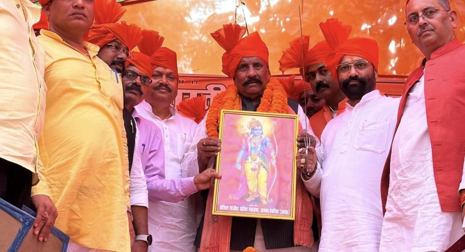 'Kshatriya Samagam and Pratibha Samman' organized in Deoria, Kunwar Harivansh said that the history of Kshatriyas is glorious.