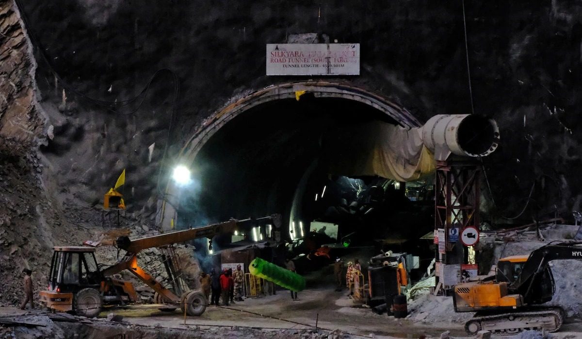 Tunnel rescue operation: Families gaze at dying hopes