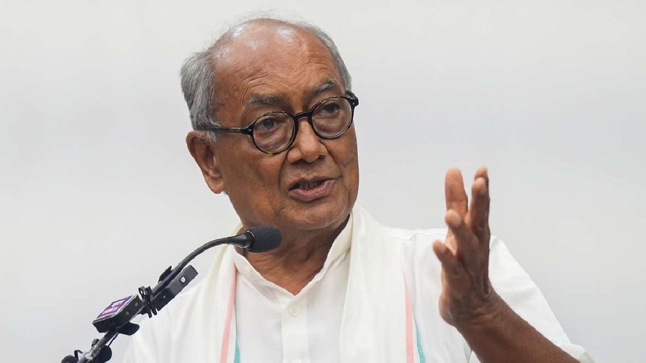 MP Assembly Result: Digvijay calls Scindia a traitor on horse trading, Congress will get clear majority