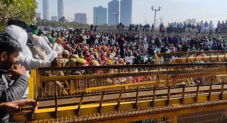 Farmers Protest: Farmers agitated again, tried to enter Delhi, severe jam in Noida