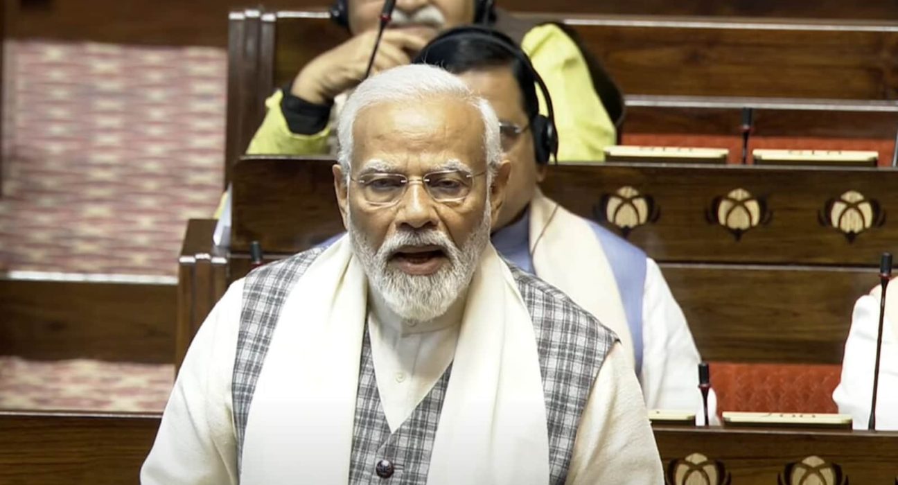 PM Modi took a dig at Kharge-Rahul, said - You filled the 'lack of entertainment' in the Lok Sabha.