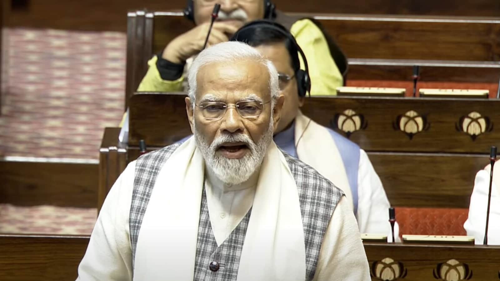 PM Modi took a dig at Kharge-Rahul, said - You filled the 'lack of entertainment' in the Lok Sabha.