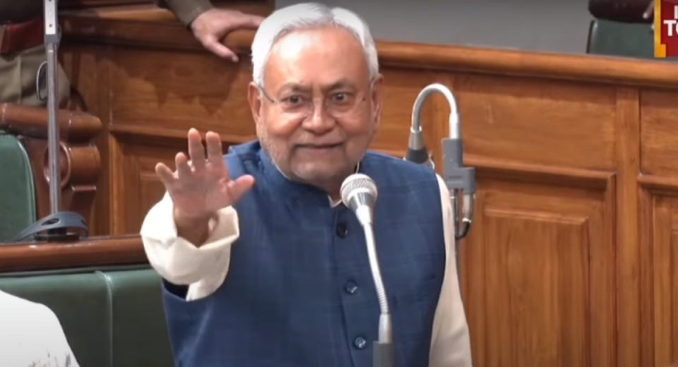 Bihar Politics: Nitish Kumar wins trust vote, Tejashwi said - Nitish is like a father to Dashrath