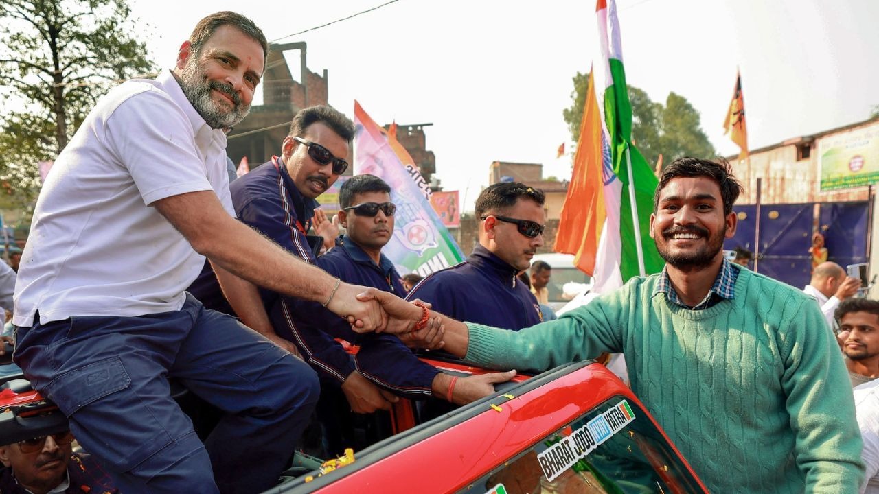 The future of UP is dancing drunk on the streets - Rahul Gandhi