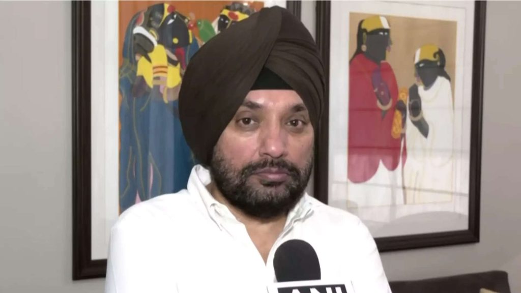 Pressure increased on Congress, Delhi Pradesh President Arvinder Singh Lovely gave up his support at the last moment of Lok Sabha elections.