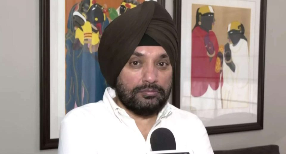 Pressure increased on Congress, Delhi Pradesh President Arvinder Singh Lovely gave up his support at the last moment of Lok Sabha elections.