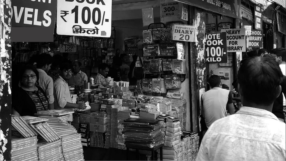 This 'book market' in Delhi is a favourite place for book lovers, people buy books in large numbers