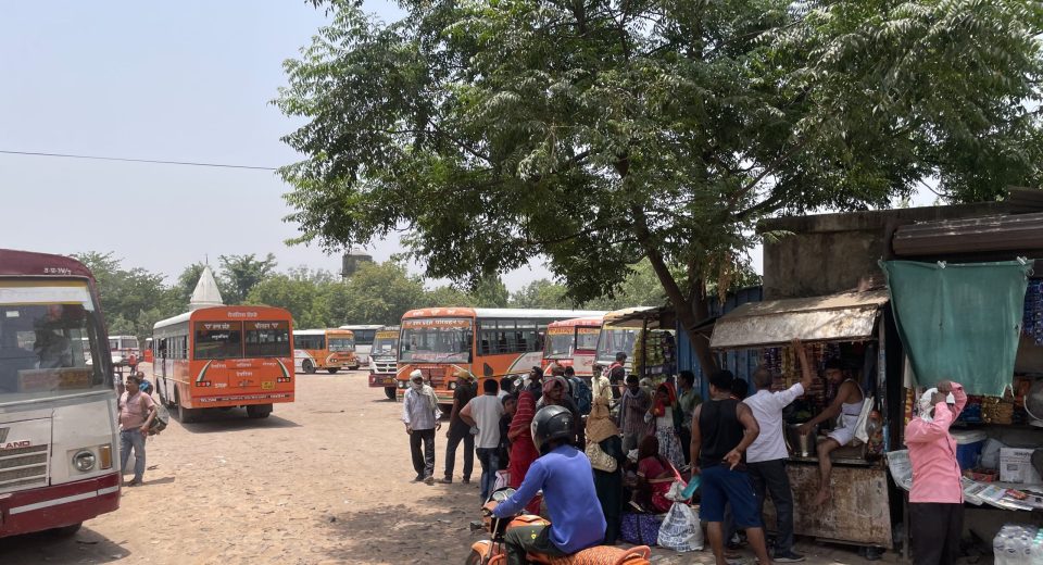 The bus depot of Devbhoomi Deoria is crying over its 'mismanagement', the corporation is careless