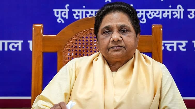 In the Hathras case, Mayawati said that the government should not be lax in its political interests