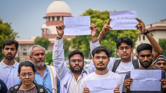 Failed in 12th but topped NEET, CJI Chandrachud was also surprised to hear the mention of Gujarat student