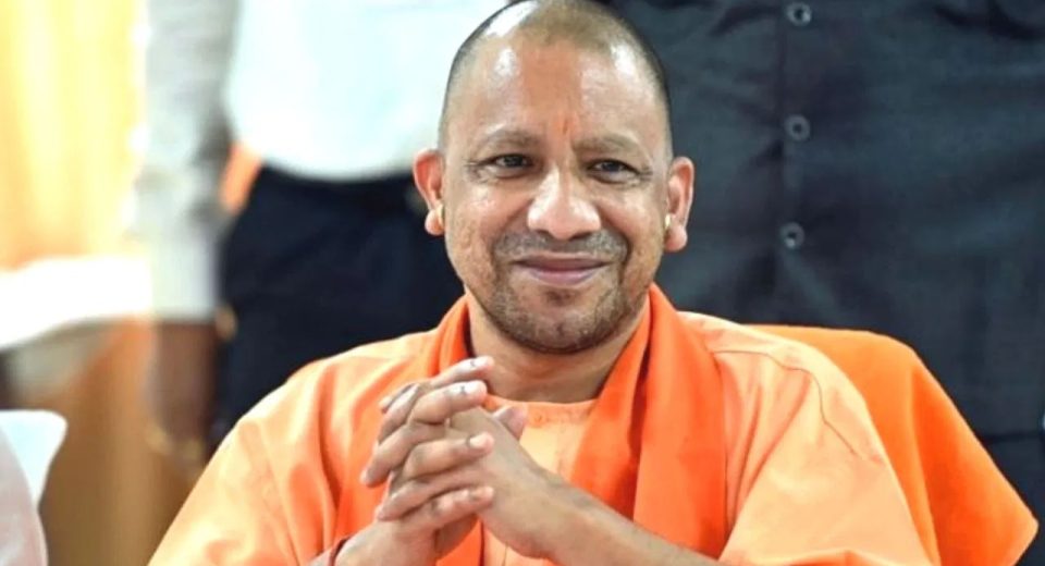 UP's political temperature heats up again, CM Yogi meets Pallavi Patel who defeated Keshav Prasad Maurya