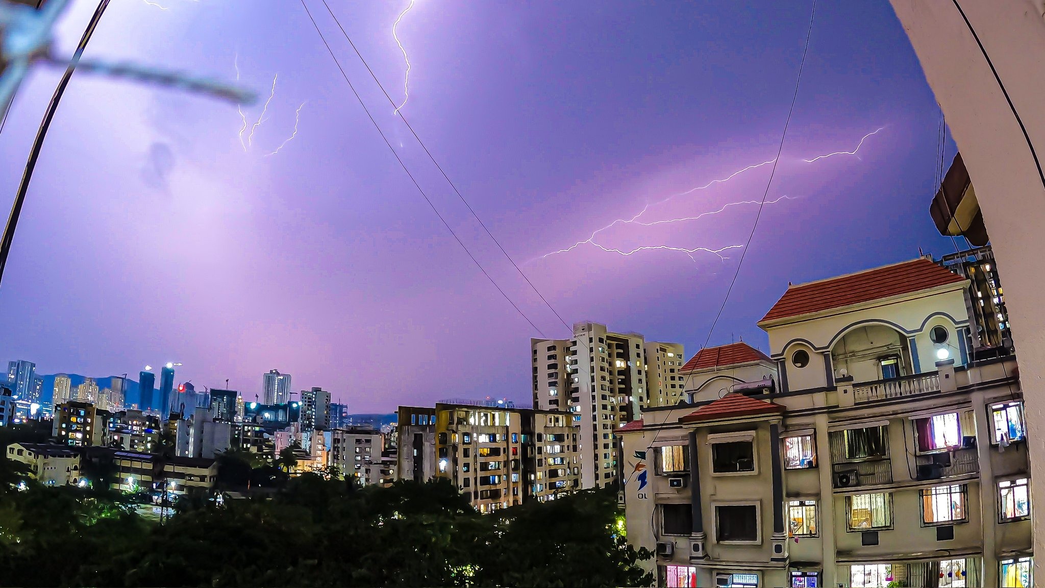 Heavy rains in Mumbai disrupt life, alert issued