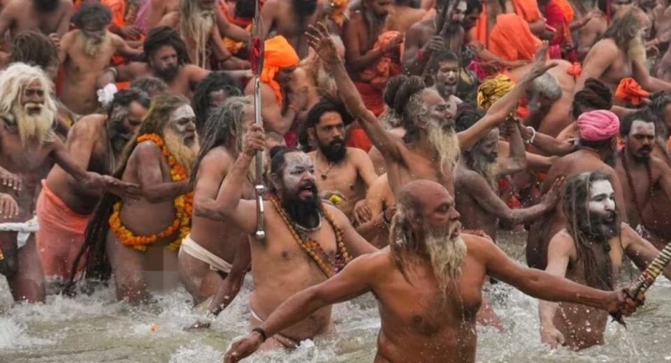 After the stampede in Maha Kumbh, the shower of flowers during the bath on 'Mauni Amavasya' is devotion or administrative insensitivity