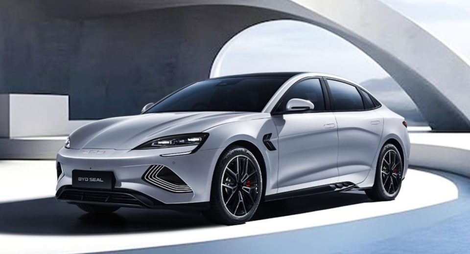 This premium electric sedan launched in India, will rock with 650 km range and starting price of ₹ 41 lakh