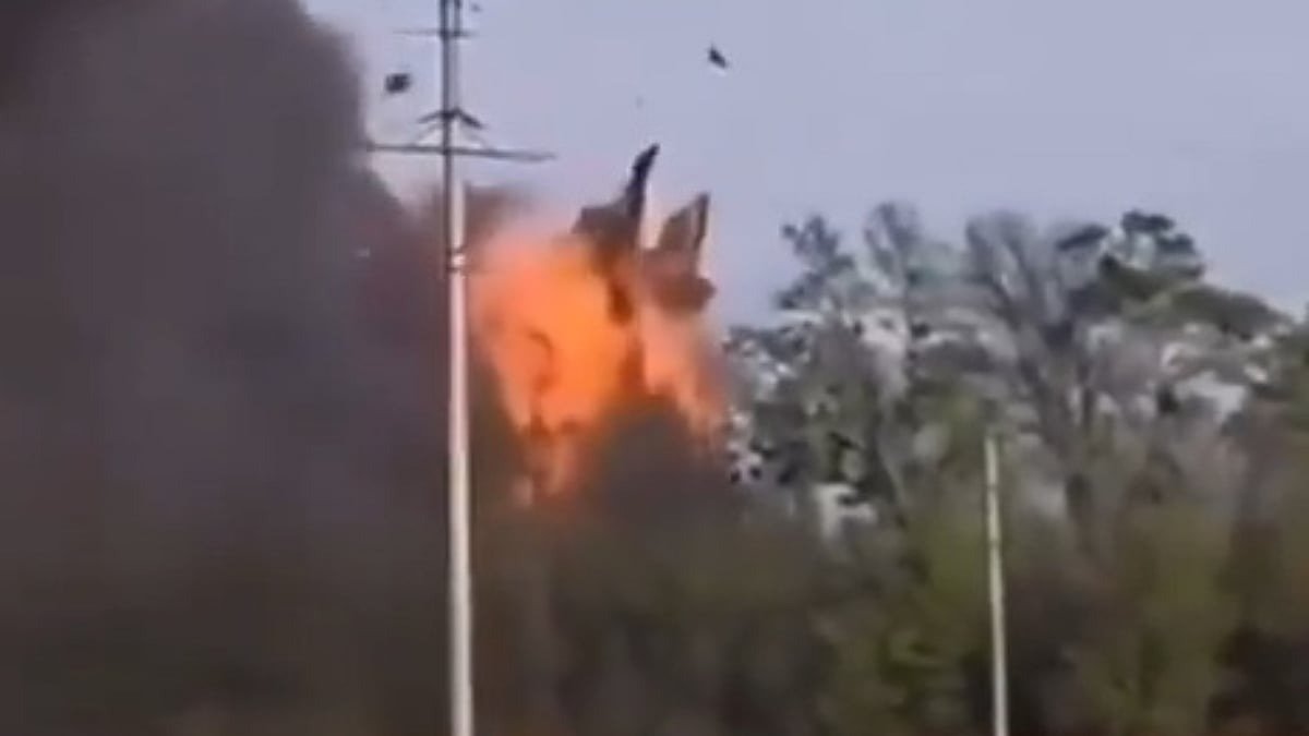 India retaliates after drone-missile attack, Pak air defense system destroyed in Lahore