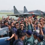 देवरिया बस डिपो : भीषण गर्मी में यात्रियों के हिस्से टीन की छत और तपती ज़मीन, शर्म कहें या शासन?