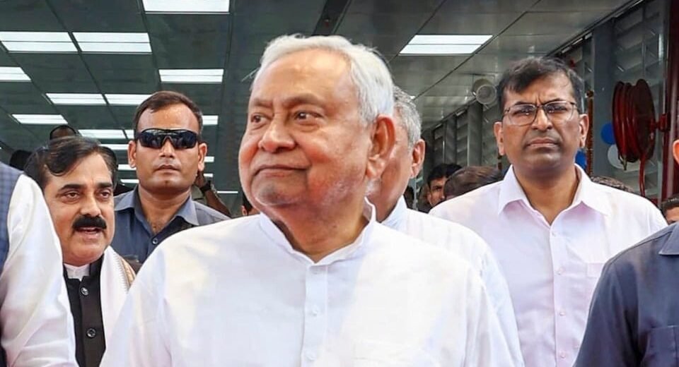 Nitish Kumar was absent from the Niti Aayog meeting, political stir intensifies