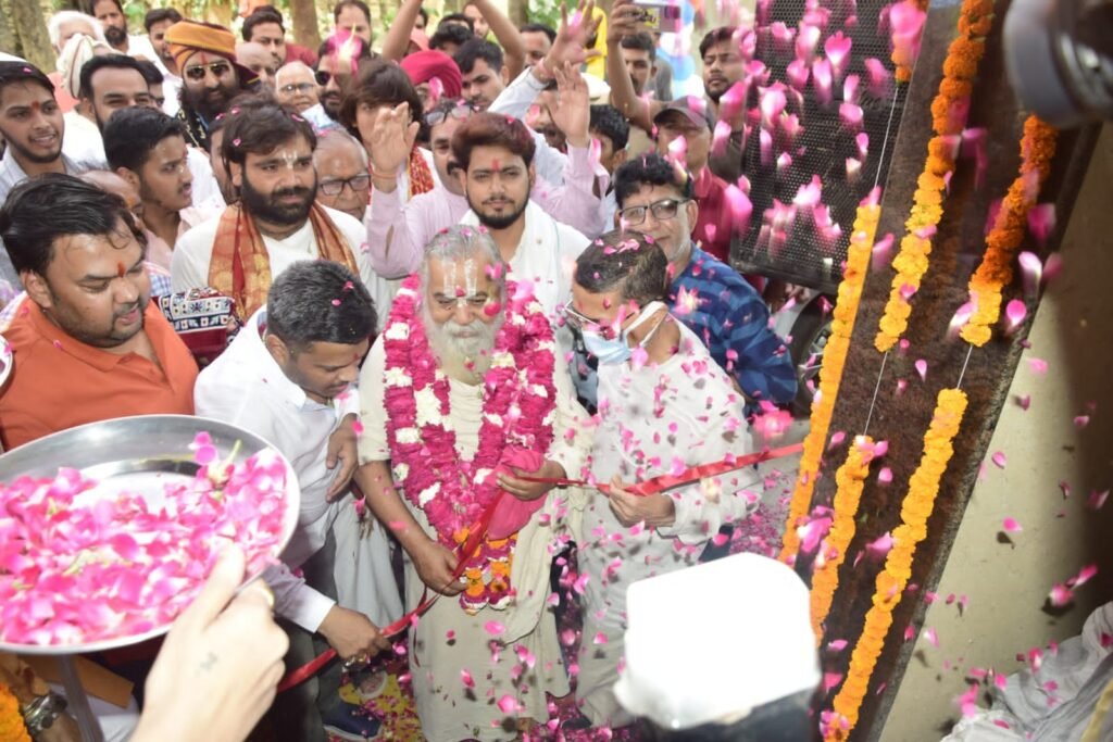 'Shri Deen Bandhu Eye Testing Center' inaugurated in Gonda, 119 patients examined on the first day