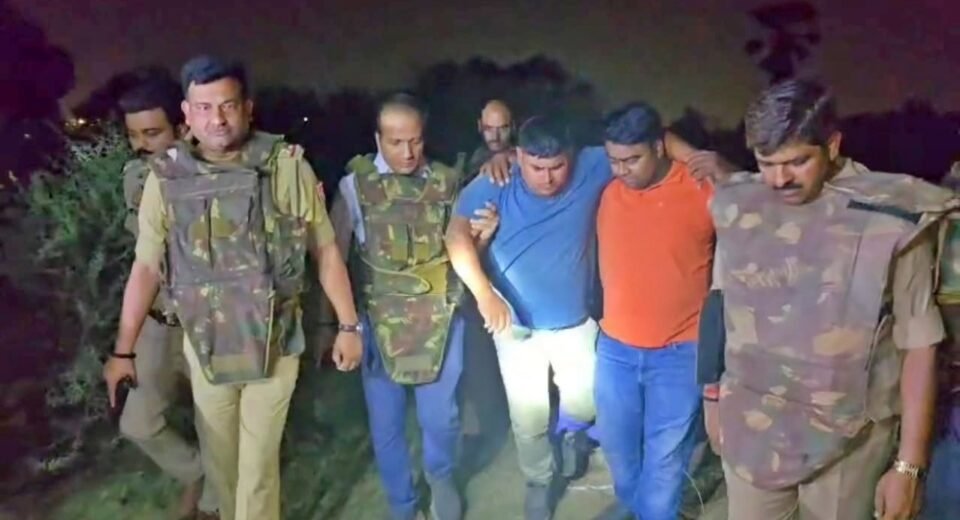 The video of the encounter became an internet sensation, people said - UP Police should hire a script writer