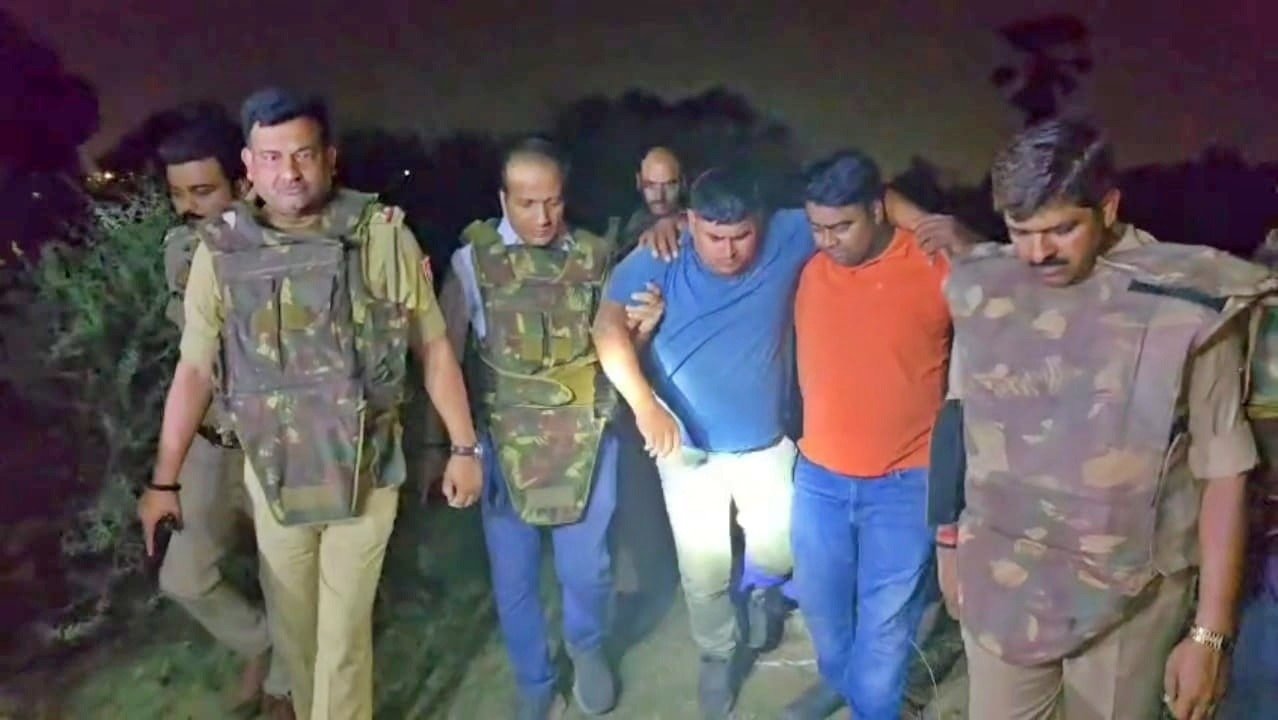 The video of the encounter became an internet sensation, people said - UP Police should hire a script writer