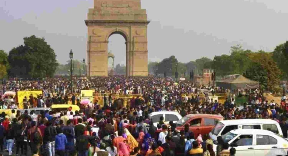 Increasing population vs decreasing facilities, why is Delhi's balance deteriorating?