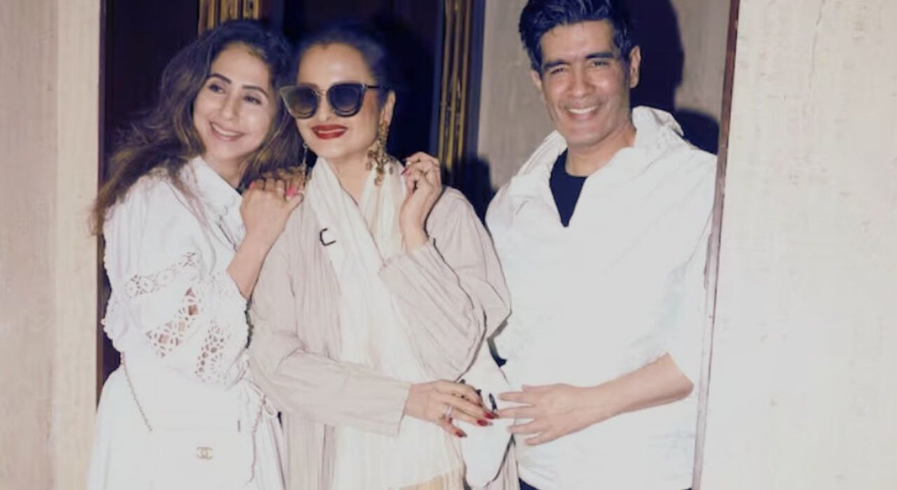 Rekha stylish look