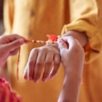 Best Raksha Bandhan Wishes 2025: भाई के लिए भेजें ये दिल छू लेने वाले रक्षाबंधन मैसेज