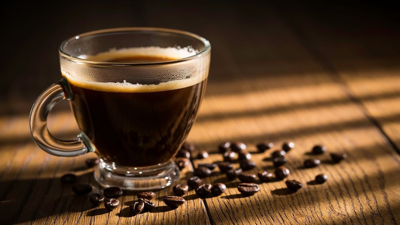 Black Coffee with Ghee: क्या वाकई सेहत के लिए फायदेमंद है या नुकसानदायक?
