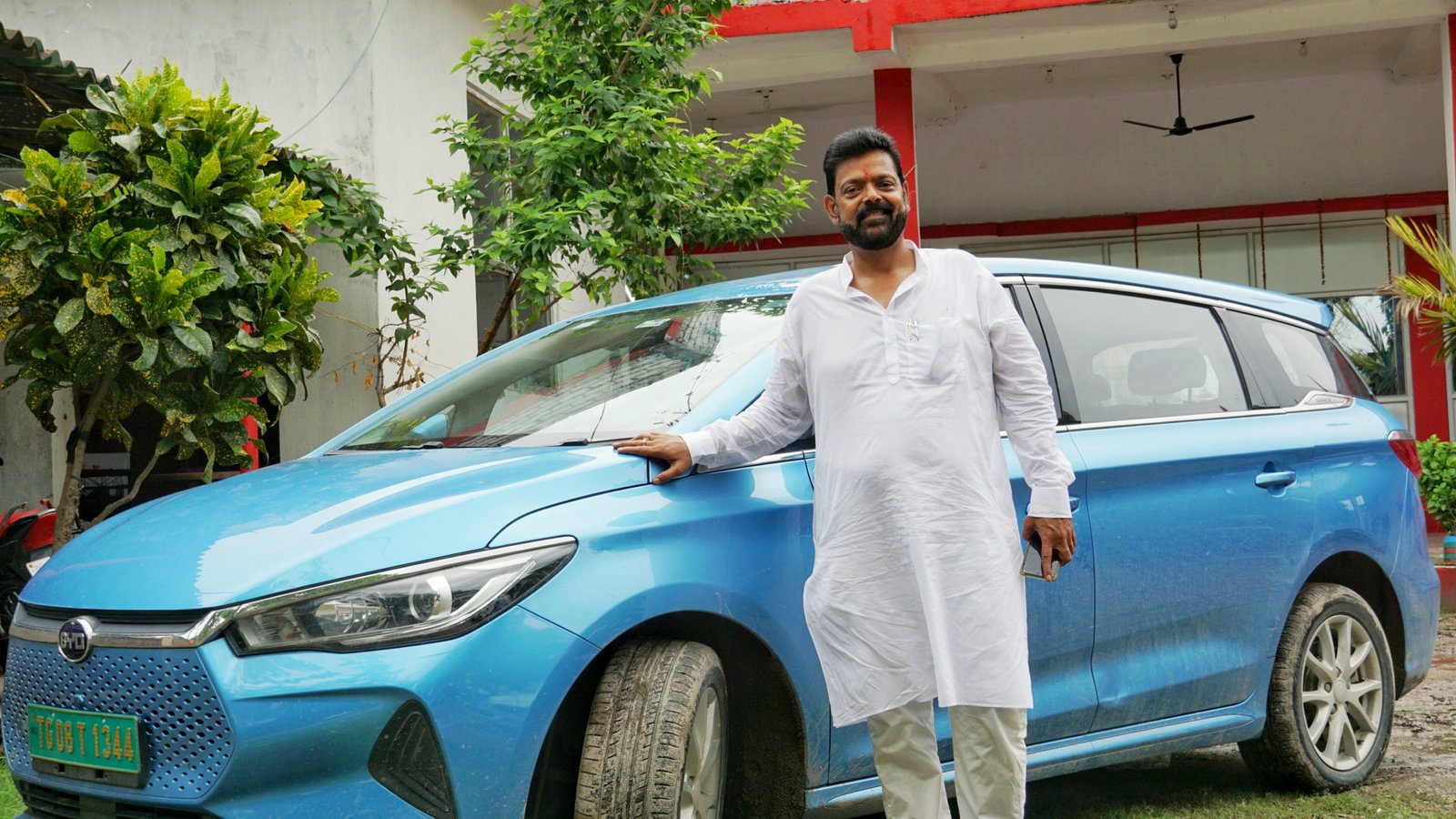 Development knocks on the door of Baniyapur politics, JBF's Sanjay Kumar Singh is emphasizing on skill, education and self-reliance