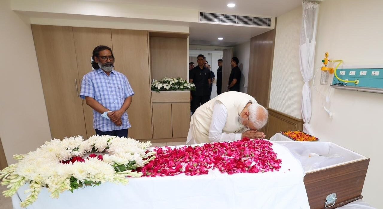 PM Modi reached Sir Ganga Ram Hospital to pay tribute to Jharkhand movement pioneer Shibu Soren