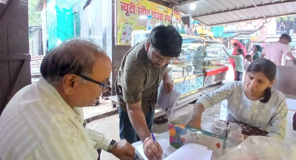 Before Rakshabandhan, the Food Safety Department took a big action in Deoria, samples of sweets and milk products were sent for testing