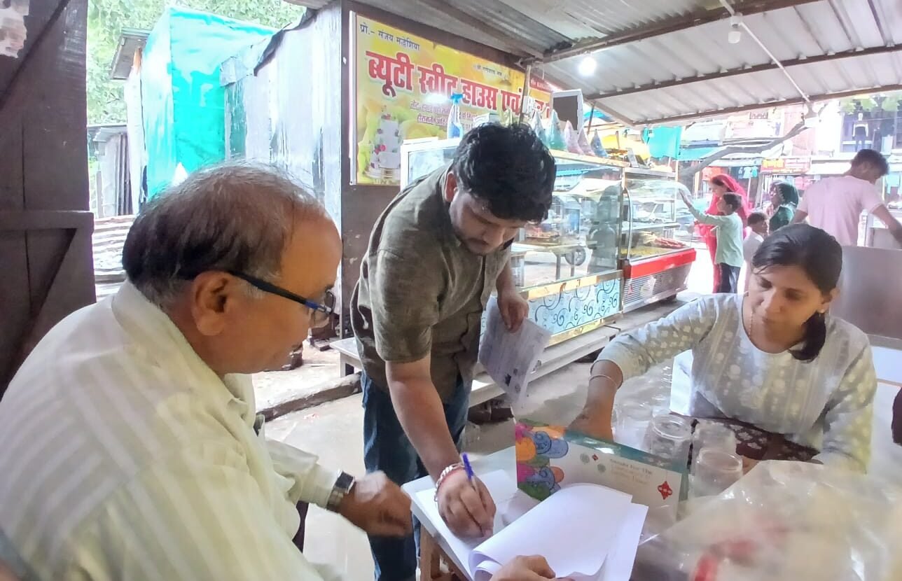 Before Rakshabandhan, the Food Safety Department took a big action in Deoria, samples of sweets and milk products were sent for testing