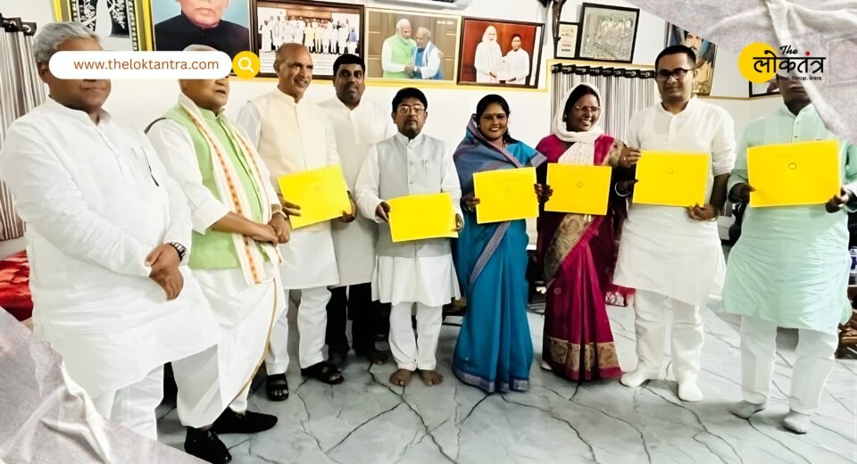 Bihar Elections 2025: Jitan Ram Manjhi adopts 'family first' formula, hands over election symbols to relatives