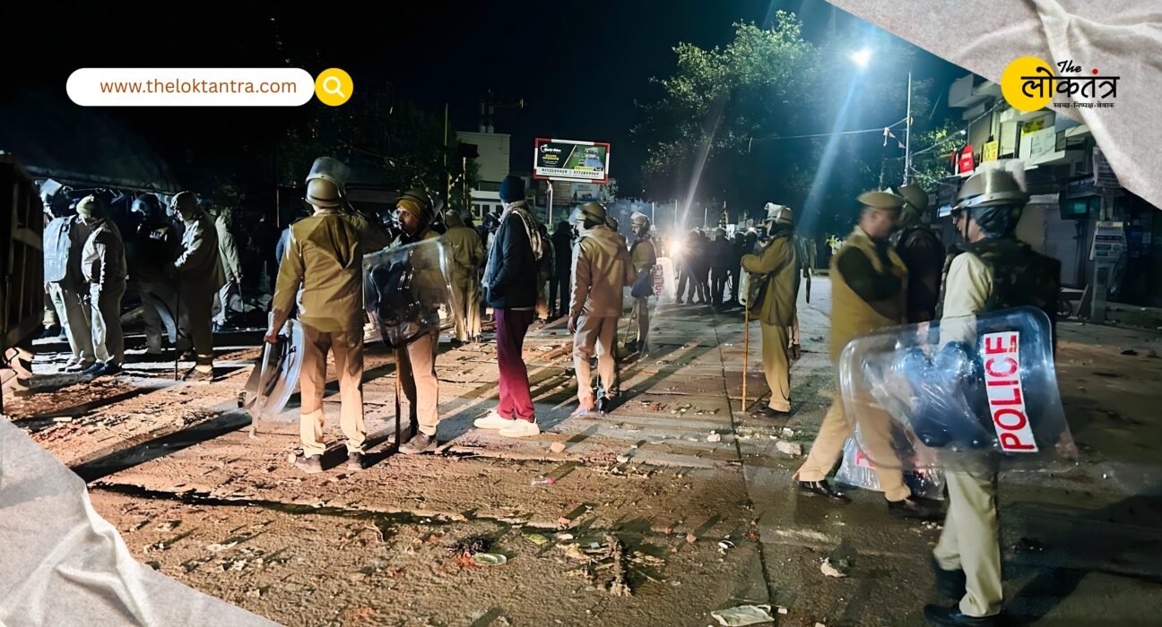 Violence erupted late at night outside a mosque in Jaipur, leaving six police officers injured in stone-pelting