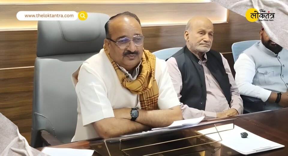 Rahul Gandhi received Feroze Gandhi's driving license in Raebareli, but a minister in Yogi Adityanath's government has questioned its validity.