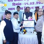 असम दौरे के बीच कांग्रेस का पीएम मोदी पर तंज, मणिपुर के लिए फ्लाइट टिकट बुक कर शेयर की