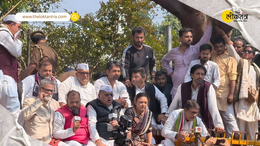 Congress gheraoed the Lucknow Assembly, protesting over MNREGA and employment issues, and clashed with the police.