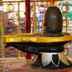 Vastu Tips for Main Door: घर का मुख्य द्वार किस दिशा में होना चाहिए? जानें सुख-समृद्धि और धन के लिए सही दिशा