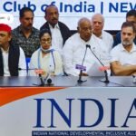 Ram Govind Chaudhary: अंतिम दर्शन में उमड़े नेता, अखिलेश यादव ने पार्थिव शरीर पर चढ़ाया सपा का झंडा