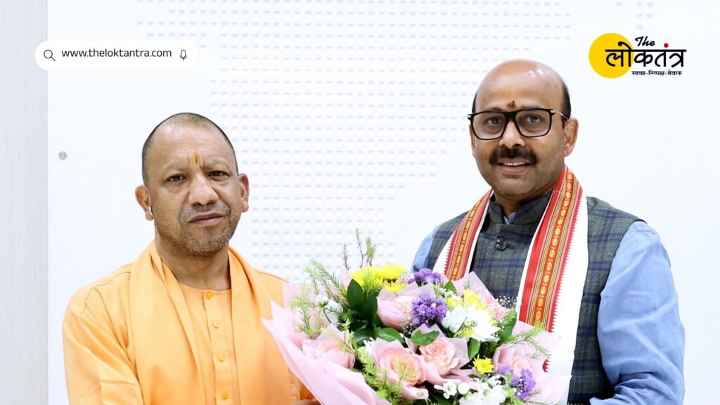 Newly appointed BJP National General Secretary Harish Dwivedi met CM Yogi; discussions were held regarding the organization and UP politics.