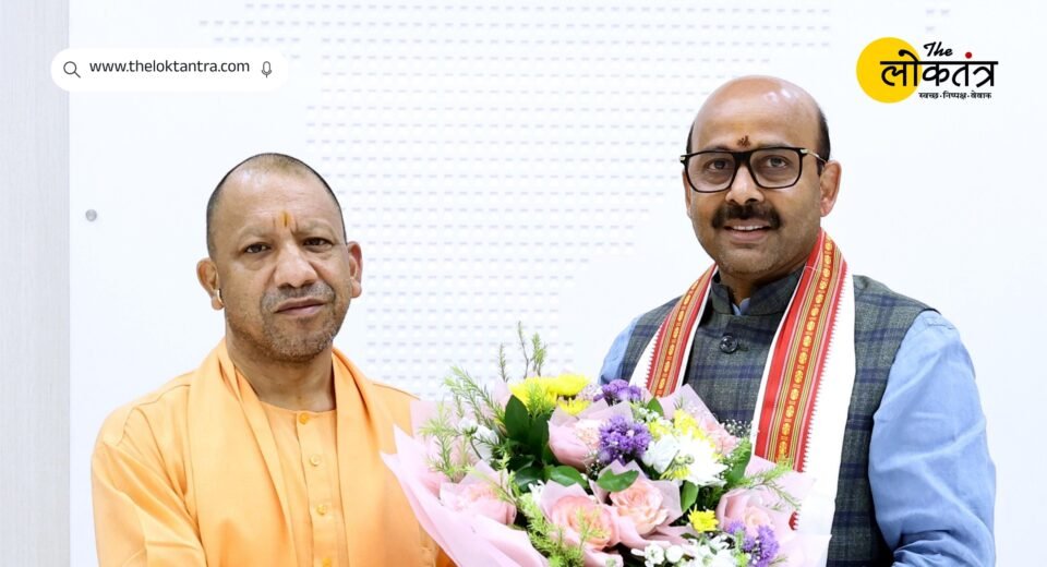 Newly appointed BJP National General Secretary Harish Dwivedi met CM Yogi; discussions were held regarding the organization and UP politics.