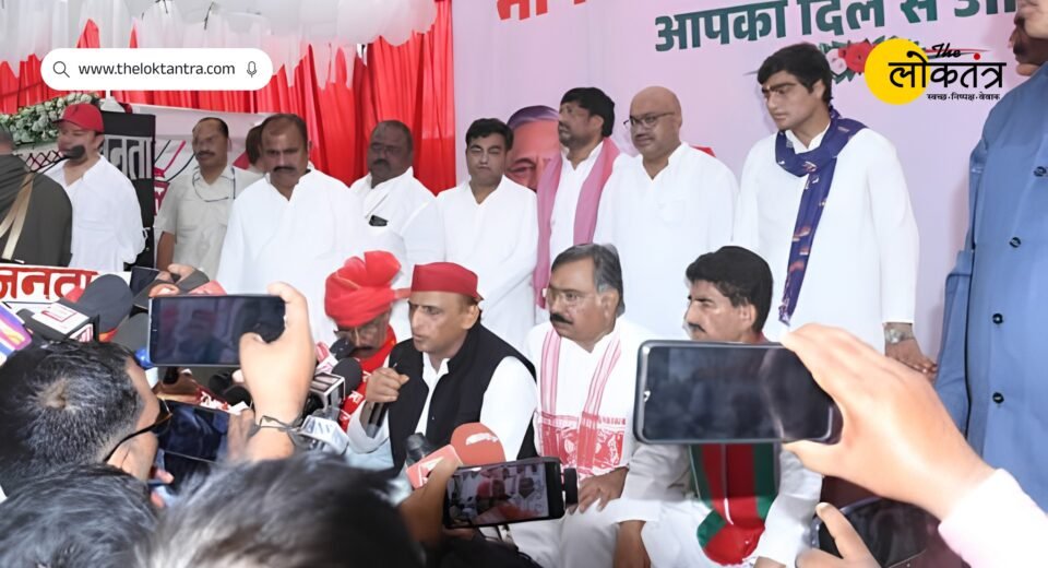 Akhilesh Yadav arrived in Raksa village, paid tribute to former MLA Suresh Yadav, and met the family to express his condolences.